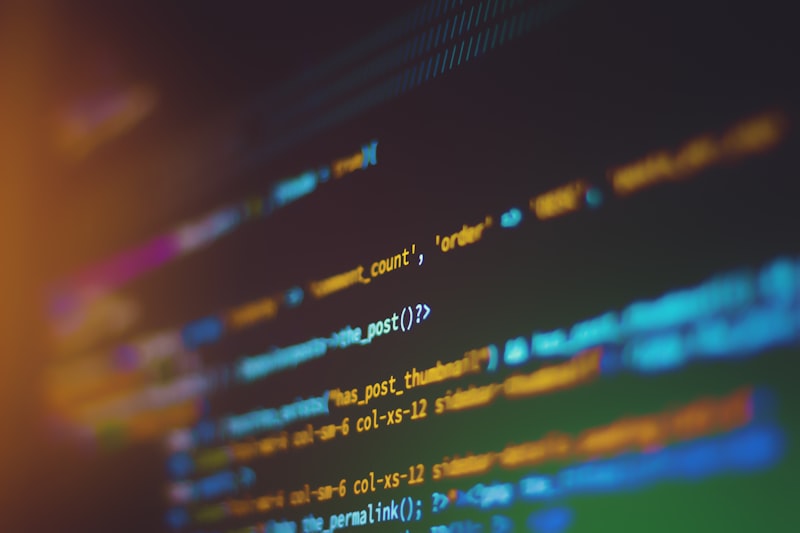 Code auf Bildschirm, lokale Infrastruktur
